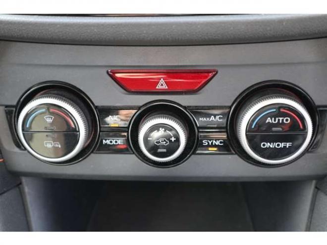 XV2.0i-L アイサイト 4WD　純正フルセグナビ　バックカメラ　ETC　電動パーキングブレーキ　ヘッドライトウォッシャー　アダプティブクルーズコントロール　LEDヘッドライト 2000