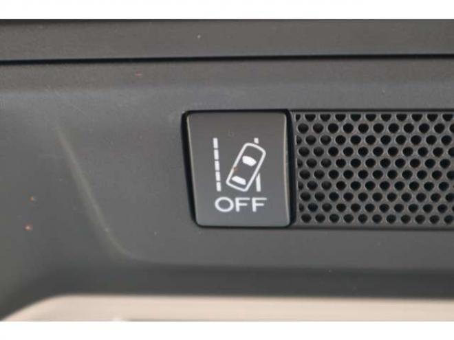 XV2.0i-L アイサイト 4WD　純正フルセグナビ　バックカメラ　ETC　電動パーキングブレーキ　ヘッドライトウォッシャー　アダプティブクルーズコントロール　LEDヘッドライト 2000