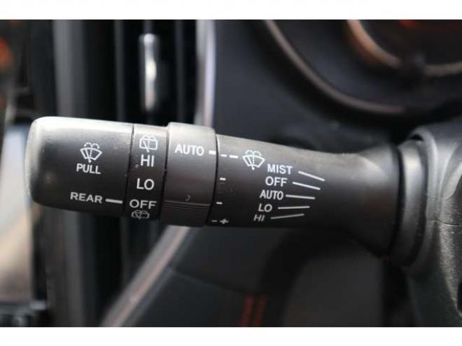 XV2.0i-L アイサイト 4WD　純正フルセグナビ　バックカメラ　ETC　電動パーキングブレーキ　ヘッドライトウォッシャー　アダプティブクルーズコントロール　LEDヘッドライト 2000