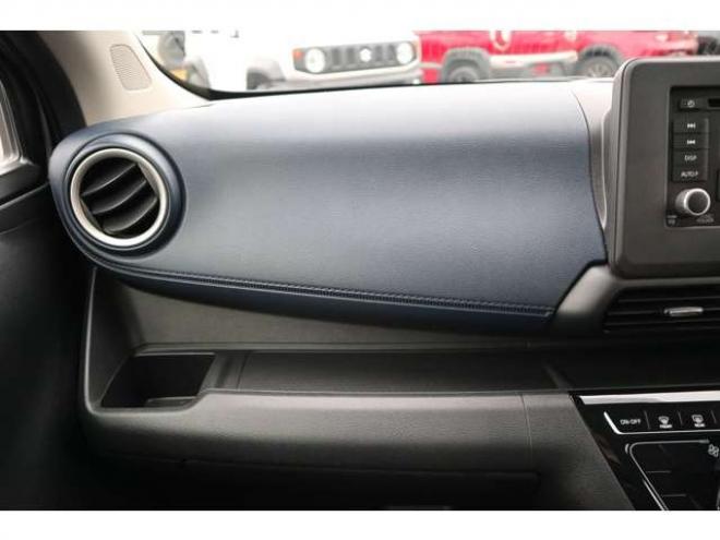 デイズハイウェイスターGターボ アーバンクロム プロパイロット エディション 4WD　純正CDプレイヤー　アラウンドビュールームミラー　電動パーキングブレーキ　シートヒーター　アダプティブクルーズコントロール 660