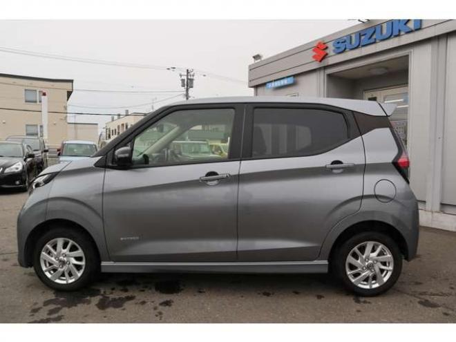 デイズハイウェイスターGターボ アーバンクロム プロパイロット エディション 4WD　純正CDプレイヤー　アラウンドビュールームミラー　電動パーキングブレーキ　シートヒーター　アダプティブクルーズコントロール 660