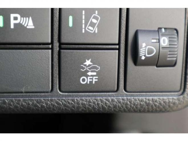 N-ONEオリジナル 4WD　シートヒーター　電動パーキングブレーキ　LEDヘッドライト　アダプティブクルーズコントロール　パーキングセンサー　ナビ装着車用スペシャルパッケージ 660