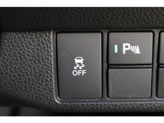 N-ONEオリジナル 4WD　シートヒーター　電動パーキングブレーキ　LEDヘッドライト　アダプティブクルーズコントロール　パーキングセンサー　ナビ装着車用スペシャルパッケージ 660