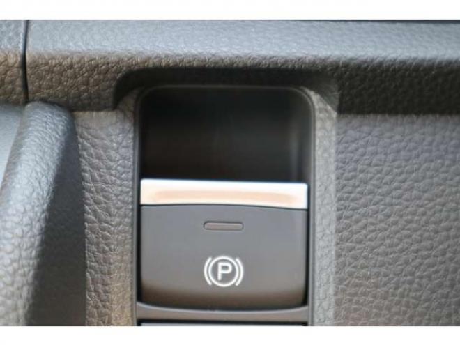 N-ONEオリジナル 4WD　シートヒーター　電動パーキングブレーキ　LEDヘッドライト　アダプティブクルーズコントロール　パーキングセンサー　ナビ装着車用スペシャルパッケージ 660