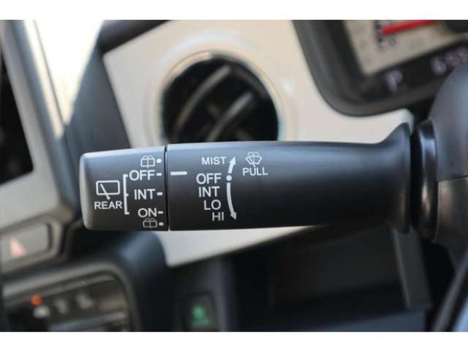 N-ONEオリジナル 4WD　シートヒーター　電動パーキングブレーキ　LEDヘッドライト　アダプティブクルーズコントロール　パーキングセンサー　ナビ装着車用スペシャルパッケージ 660