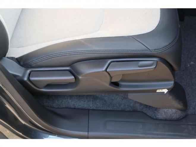 N-ONEオリジナル 4WD　シートヒーター　電動パーキングブレーキ　LEDヘッドライト　アダプティブクルーズコントロール　パーキングセンサー　ナビ装着車用スペシャルパッケージ 660