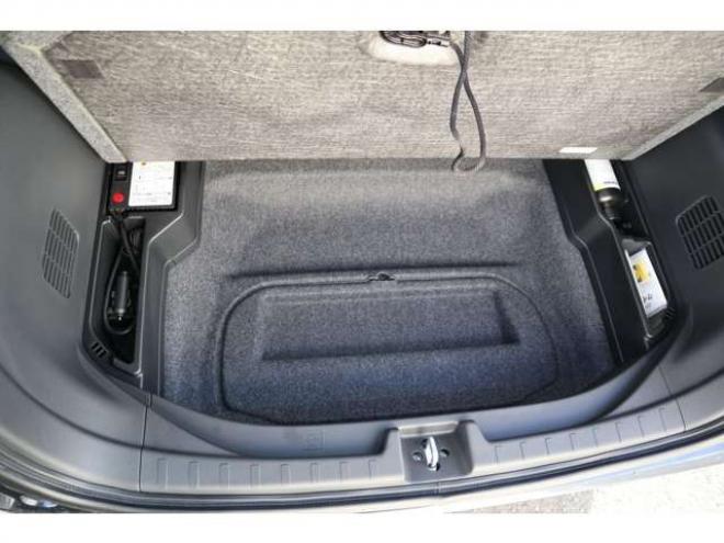 N-ONEオリジナル 4WD　シートヒーター　電動パーキングブレーキ　LEDヘッドライト　アダプティブクルーズコントロール　パーキングセンサー　ナビ装着車用スペシャルパッケージ 660