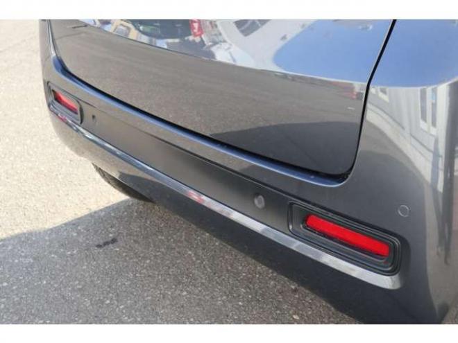 N-ONEオリジナル 4WD　シートヒーター　電動パーキングブレーキ　LEDヘッドライト　アダプティブクルーズコントロール　パーキングセンサー　ナビ装着車用スペシャルパッケージ 660