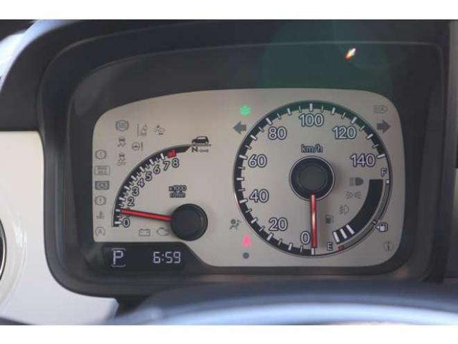 N-ONEオリジナル 4WD　シートヒーター　電動パーキングブレーキ　LEDヘッドライト　アダプティブクルーズコントロール　パーキングセンサー　ナビ装着車用スペシャルパッケージ 660