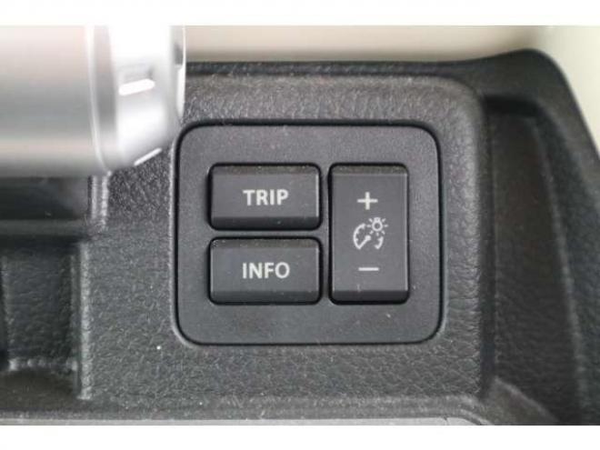 クロスビー1.0 ハイブリッド MX スズキ セーフティ サポートパッケージ装着車 4WD　CDプレイヤー　シートヒーター　アイドリングストップ　パーキングセンサー　デュアルセンサーブレーキサポート　ヒルディセントコントロール 1000