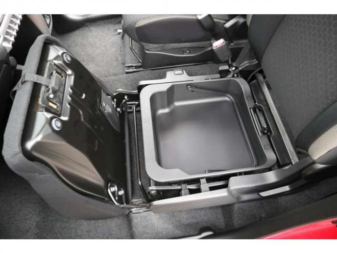 クロスビー1.0 ハイブリッド MX スズキ セーフティ サポートパッケージ装着車 4WD　CDプレイヤー　シートヒーター　アイドリングストップ　パーキングセンサー　デュアルセンサーブレーキサポート　ヒルディセントコントロール 1000