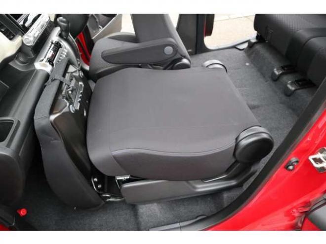 クロスビー1.0 ハイブリッド MX スズキ セーフティ サポートパッケージ装着車 4WD　CDプレイヤー　シートヒーター　アイドリングストップ　パーキングセンサー　デュアルセンサーブレーキサポート　ヒルディセントコントロール 1000