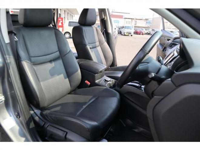 エクストレイル2.0 20X 2列車 4WD　社外ナビ　バックカメラ　電動バックドア　ハンズフリー　LEDヘッドライト　ヒルディセントコントロール 2000