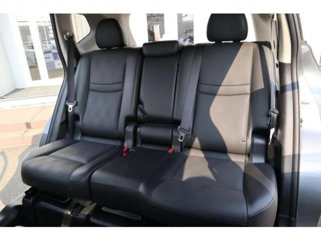 エクストレイル2.0 20X 2列車 4WD　社外ナビ　バックカメラ　電動バックドア　ハンズフリー　LEDヘッドライト　ヒルディセントコントロール 2000