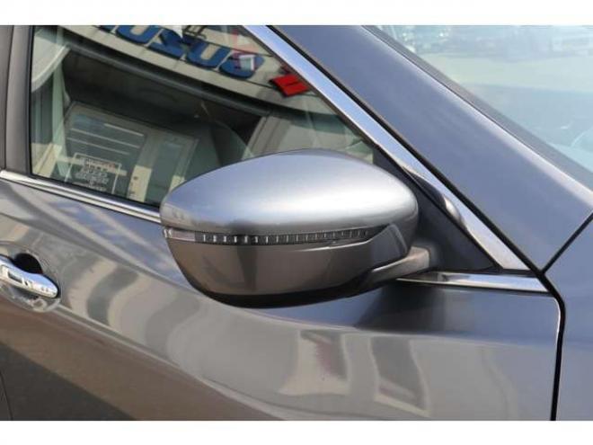 エクストレイル2.0 20X 2列車 4WD　社外ナビ　バックカメラ　電動バックドア　ハンズフリー　LEDヘッドライト　ヒルディセントコントロール 2000