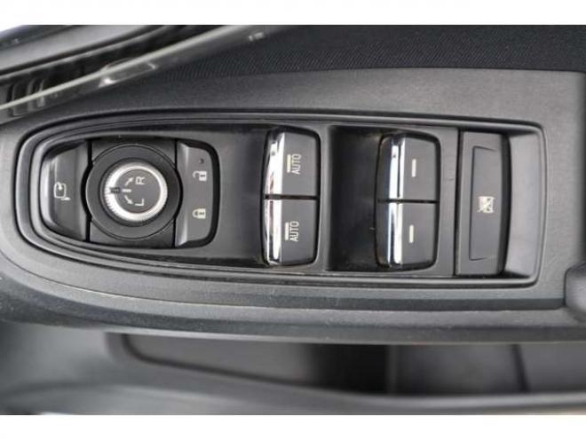 インプレッサスポーツ 2.0 i-L アイサイト 4WD　純正ダイヤトーンナビ　バックカメラ　ETC　ドライブレコーダー　電動パーキングブレーキ　ヘッドライトウォッシャー　ミラーヒーター　アダプティブクルーズコントロール 2000