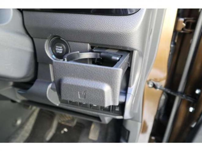 ハスラーJスタイルIIIターボ 4WD　1オーナー　特別仕様　4WD　ターボ　衝突軽減ブレーキ　CDプレイヤー　クルーズコントロール　LEDヘッドライト　オートエアコン　シートヒーター 660