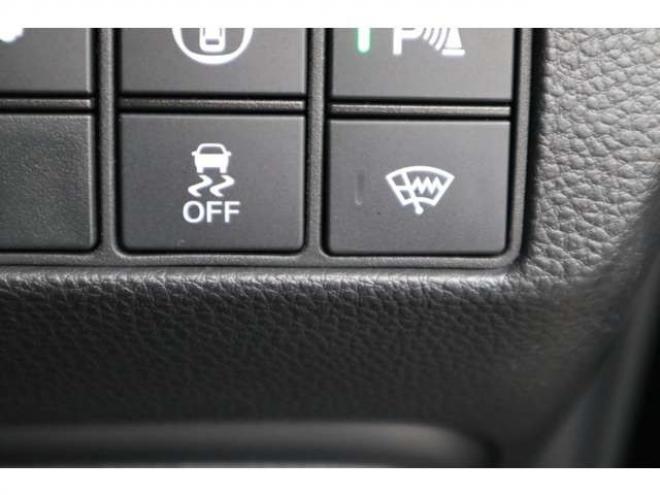 ヴェゼル1.5 e:HEV Z 4WD　純正フルセグナビ　全方位カメラ　社外ドラレコ付きデジタルルームミラー　ワイヤレス充電器　シートヒーター　アダプティブクルーズコントロール　電動パーキング　電動バックドア　ステアリングヒーター 1500