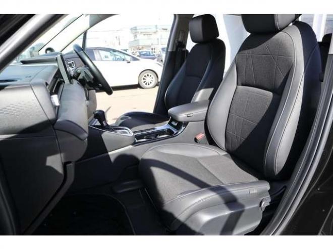 ヴェゼル1.5 e:HEV Z 4WD　純正フルセグナビ　全方位カメラ　社外ドラレコ付きデジタルルームミラー　ワイヤレス充電器　シートヒーター　アダプティブクルーズコントロール　電動パーキング　電動バックドア　ステアリングヒーター 1500