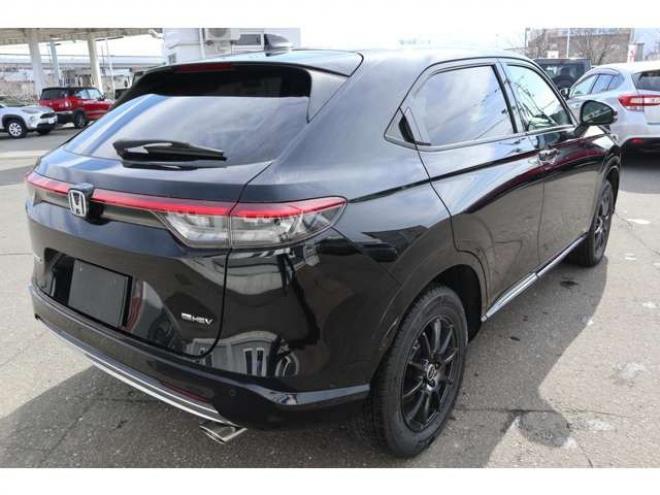 ヴェゼル1.5 e:HEV Z 4WD　純正フルセグナビ　全方位カメラ　社外ドラレコ付きデジタルルームミラー　ワイヤレス充電器　シートヒーター　アダプティブクルーズコントロール　電動パーキング　電動バックドア　ステアリングヒーター 1500