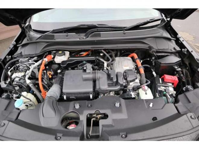 ヴェゼル1.5 e:HEV Z 4WD　純正フルセグナビ　全方位カメラ　社外ドラレコ付きデジタルルームミラー　ワイヤレス充電器　シートヒーター　アダプティブクルーズコントロール　電動パーキング　電動バックドア　ステアリングヒーター 1500