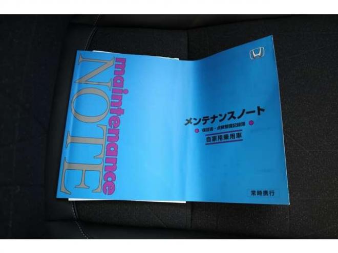 ヴェゼル1.5 e:HEV Z 4WD　純正フルセグナビ　全方位カメラ　社外ドラレコ付きデジタルルームミラー　ワイヤレス充電器　シートヒーター　アダプティブクルーズコントロール　電動パーキング　電動バックドア　ステアリングヒーター 1500