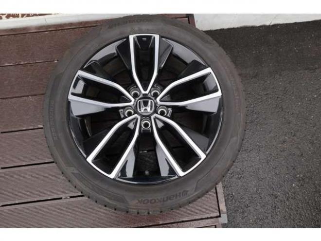 ヴェゼル1.5 e:HEV Z 4WD　純正フルセグナビ　全方位カメラ　社外ドラレコ付きデジタルルームミラー　ワイヤレス充電器　シートヒーター　アダプティブクルーズコントロール　電動パーキング　電動バックドア　ステアリングヒーター 1500