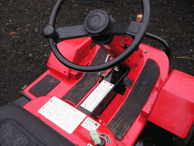 芝草刈機乗用草刈り機　ラビット　モア　全塗装で整備済み　即使用可