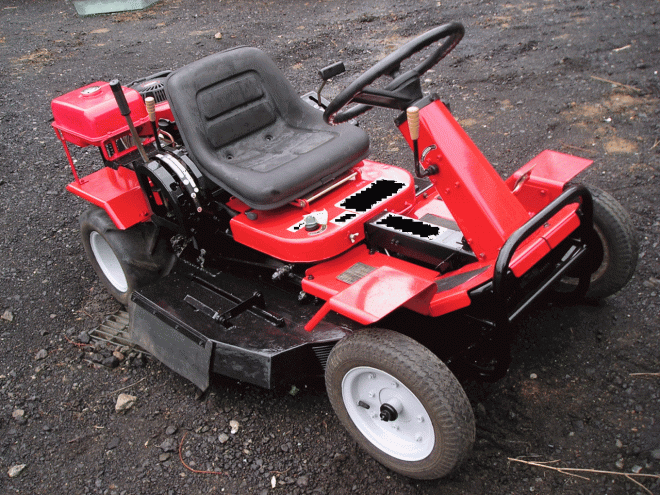 芝草刈機乗用草刈り機　ラビット　モア　全塗装で整備済み　即使用可