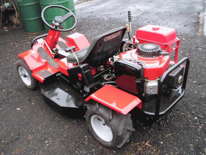 芝草刈機乗用草刈り機　ラビット　モア　全塗装で整備済み　即使用可