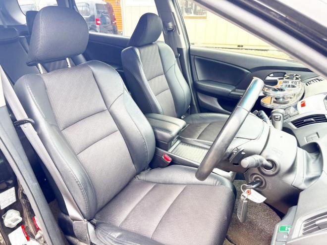 オデッセイ2.4アブソルート 4WD　ローンが不安な方＜優遇ローン1年保証　社外ナビ 