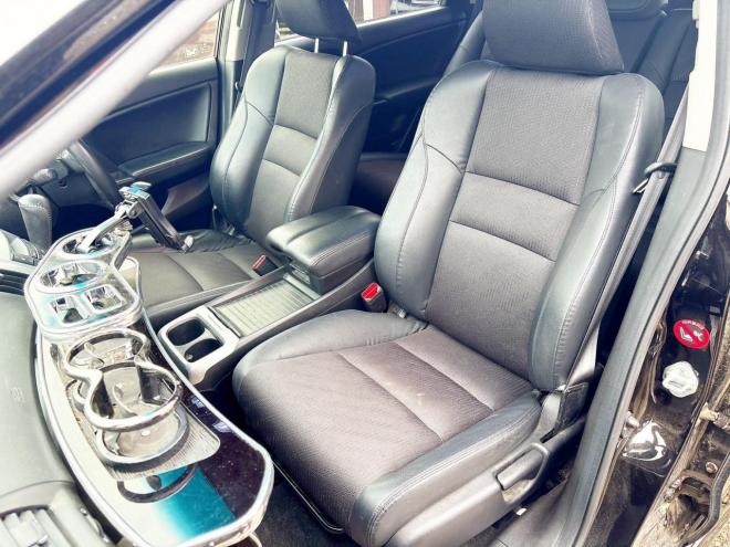 オデッセイ2.4アブソルート 4WD　ローンが不安な方＜優遇ローン1年保証　社外ナビ 