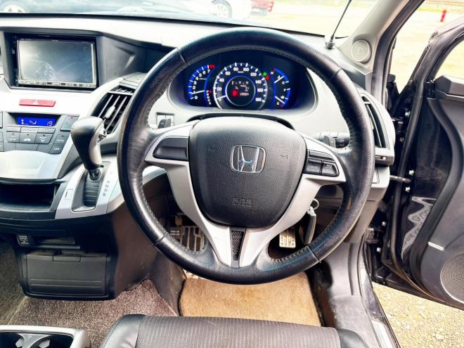 オデッセイ2.4アブソルート 4WD　ローンが不安な方＜優遇ローン1年保証　社外ナビ 