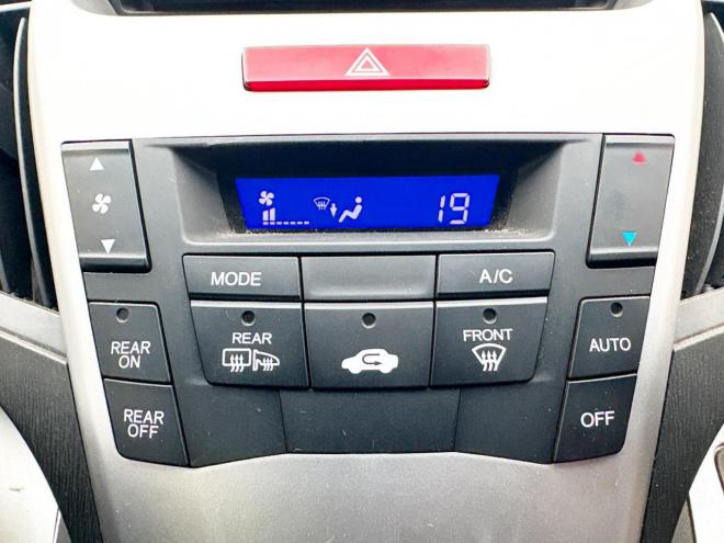 オデッセイ2.4アブソルート 4WD　ローンが不安な方＜優遇ローン1年保証　社外ナビ 