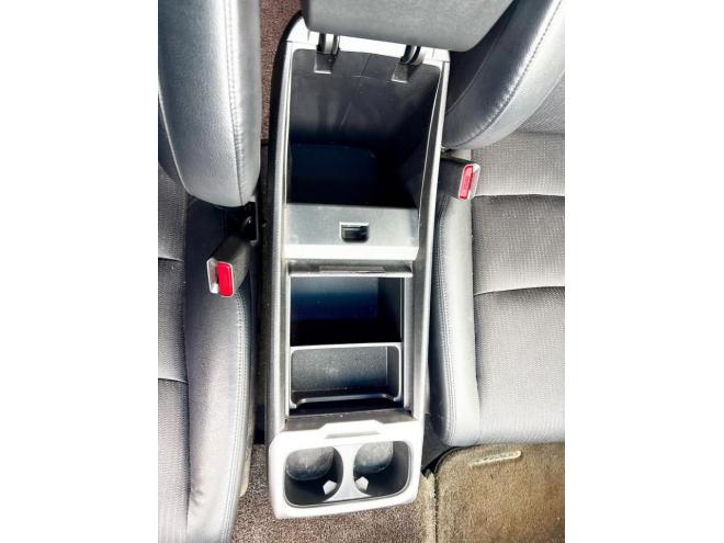 オデッセイ2.4アブソルート 4WD　ローンが不安な方＜優遇ローン1年保証　社外ナビ 