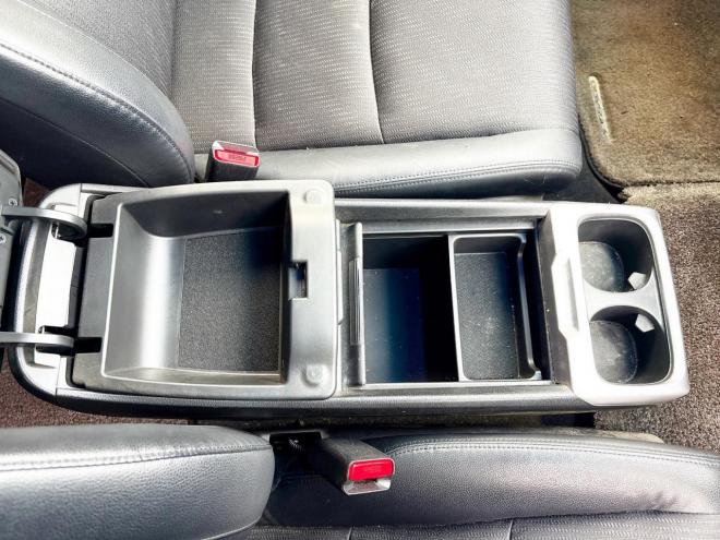 オデッセイ2.4アブソルート 4WD　ローンが不安な方＜優遇ローン1年保証　社外ナビ 