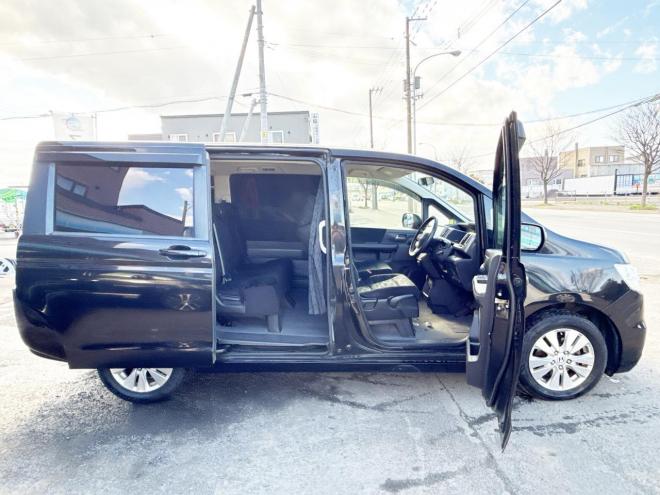 ステップワゴン2.0G Eセレクション 4WD　ローンが不安な方＜優遇ローン＞　本州仕入 寒冷地仕様　純正9型ナビ　フルセグTV 4WD 2000 5Dr