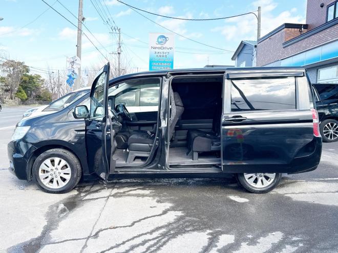 ステップワゴン2.0G Eセレクション 4WD　ローンが不安な方＜優遇ローン＞　本州仕入 寒冷地仕様　純正9型ナビ　フルセグTV 4WD 2000 5Dr