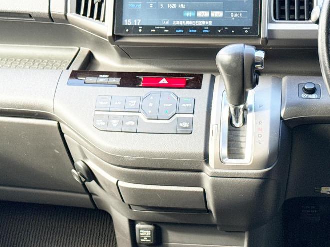 ステップワゴン2.0G Eセレクション 4WD　ローンが不安な方＜優遇ローン＞　本州仕入 寒冷地仕様　純正9型ナビ　フルセグTV 4WD 2000 5Dr