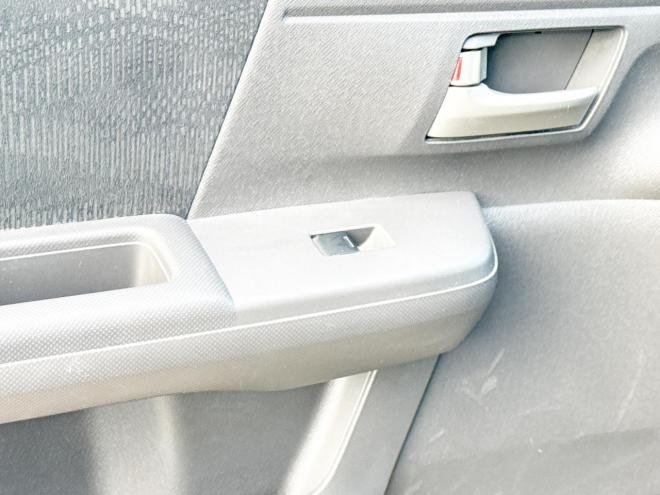 ステップワゴン2.0G Eセレクション 4WD　ローンが不安な方＜優遇ローン＞　本州仕入 寒冷地仕様　純正9型ナビ　フルセグTV 4WD 2000 5Dr