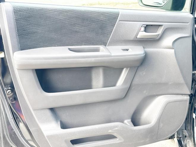 ステップワゴン2.0G Eセレクション 4WD　ローンが不安な方＜優遇ローン＞　本州仕入 寒冷地仕様　純正9型ナビ　フルセグTV 4WD 2000 5Dr