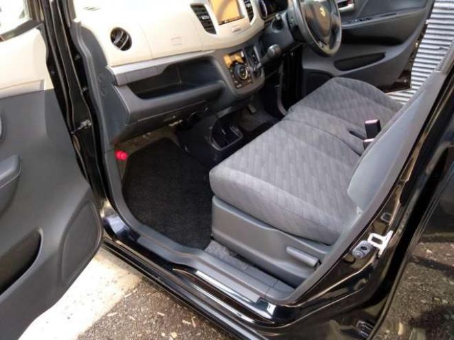 ワゴンRFX リミテッド 4WD　ABS　スマートキー　プッシュスタート　アイドリングストップ　ナビTV　ドライブレコーダー　ドアミラーウインカー　D席シートヒーター　夏冬アルミタイヤ付　車検令和10年4月 660