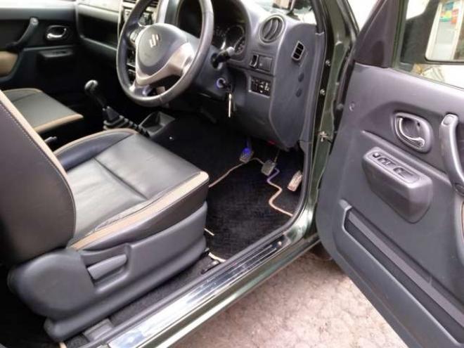 ジムニーランドベンチャー 4WD　パートタイム4WD　ABS　ICターボ　フロア5速　キーレス　ドアミラーウインカー　レザーシート　ETC　ワンオーナー車　車検令和9年8月 660