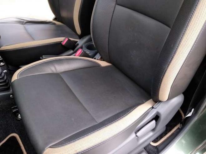 ジムニーランドベンチャー 4WD　パートタイム4WD　ABS　ICターボ　フロア5速　キーレス　ドアミラーウインカー　レザーシート　ETC　ワンオーナー車　車検令和9年8月 660