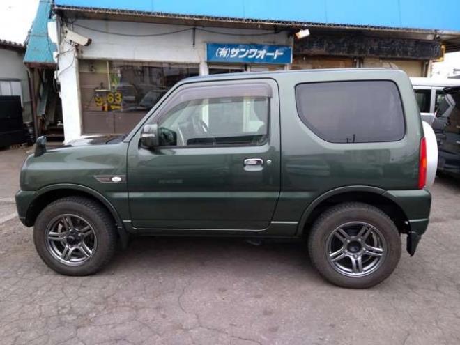 ジムニーランドベンチャー 4WD　パートタイム4WD　ABS　ICターボ　フロア5速　キーレス　ドアミラーウインカー　レザーシート　ETC　ワンオーナー車　車検令和9年8月 660