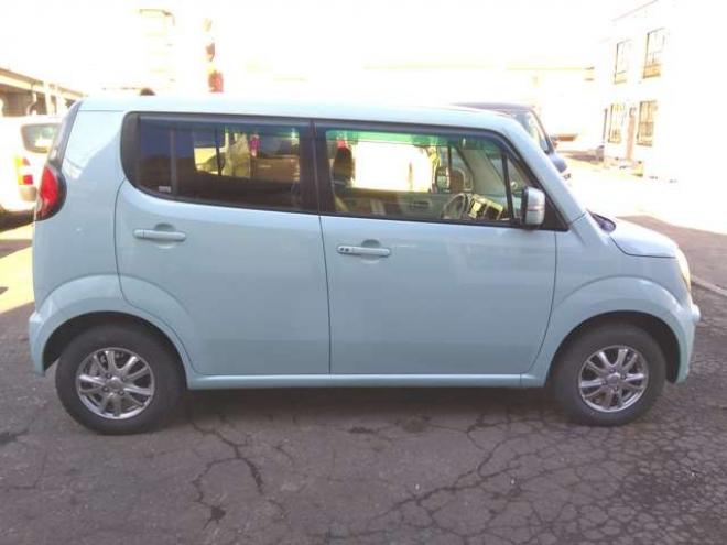 モコS FOUR 4WD　ABS　インテリジェントキー　プッシュスタート　ナビTV　ブルーツース　バックカメラ　リモコンスターター　ドアミラーウインカー　D席シートヒーター　夏冬アルミタイヤ付　車検令和10年4月 660