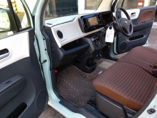 モコS FOUR 4WD　ABS　インテリジェントキー　プッシュスタート　ナビTV　ブルーツース　バックカメラ　リモコンスターター　ドアミラーウインカー　D席シートヒーター　夏冬アルミタイヤ付　車検令和10年4月 660