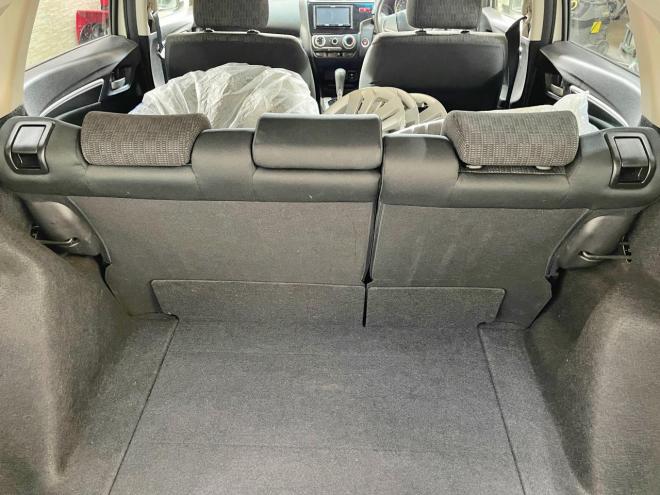 フィット13G Fパッケージ 4WD 5年保証 スマキー ナビTV ETC 夏冬タイヤ Bカメ 寒冷地仕様 禁煙 修復歴無