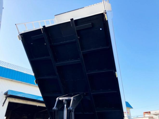 レンジャー中古　ロング深ダンプ　中型トラック