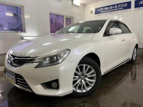 マークX　プレミアム　Ｆｏｕｒ　本州仕入　寒冷地仕様　禁煙車　純正ハーフレザーシート　純正１６インチＡＷ　社外１６ＡＷ＋スタッドレスタイヤ付　純正ナビ　地デジ　Ｂｌｕｅｔｏｏｔｈオーディオ　バック＆サイドカメラ　パークアシスト 4WD 2500 4Dr